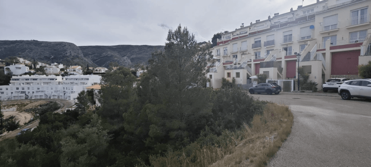 PARCELA URBANIZABLE DE 1.061m2 EN MONTESOLANA "PEDREGUER"