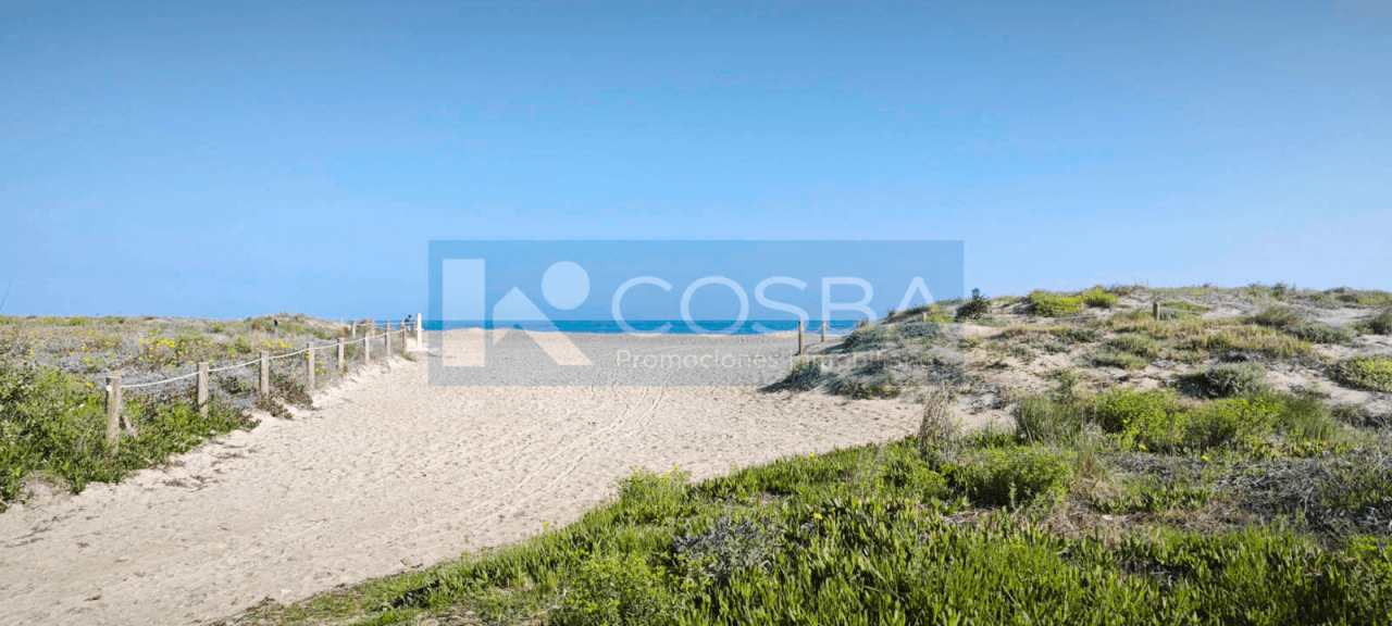 Oportunidad en primera línea con vistas frontales al mar junto a Dénia