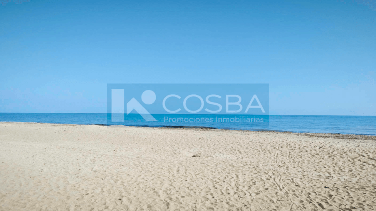 Oportunidad en primera línea con vistas frontales al mar junto a Dénia