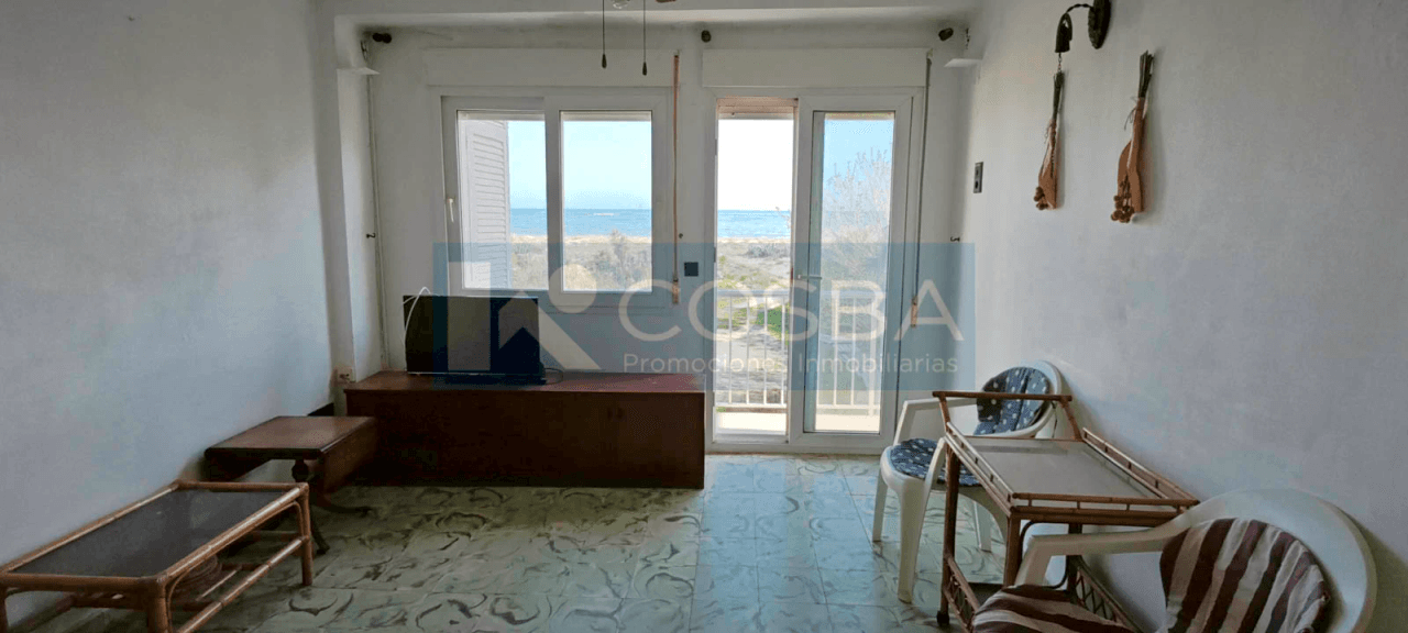 Oportunidad en primera línea con vistas frontales al mar junto a Dénia