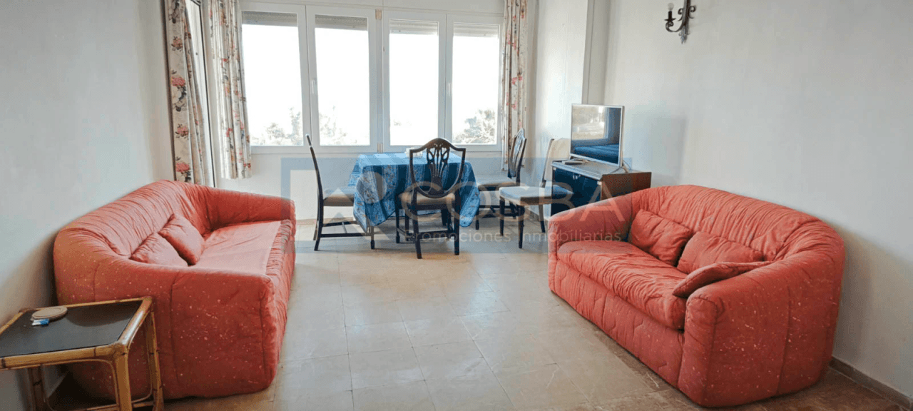 Oportunidad en primera línea con vistas frontales al mar junto a Dénia