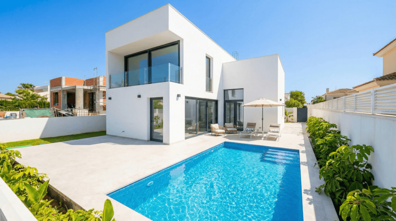 Modern newly built villa in Vergel