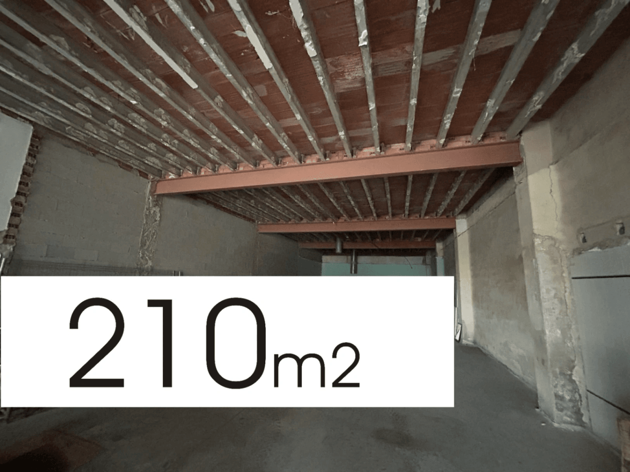Commercial local for sale in El Verger of 210m².