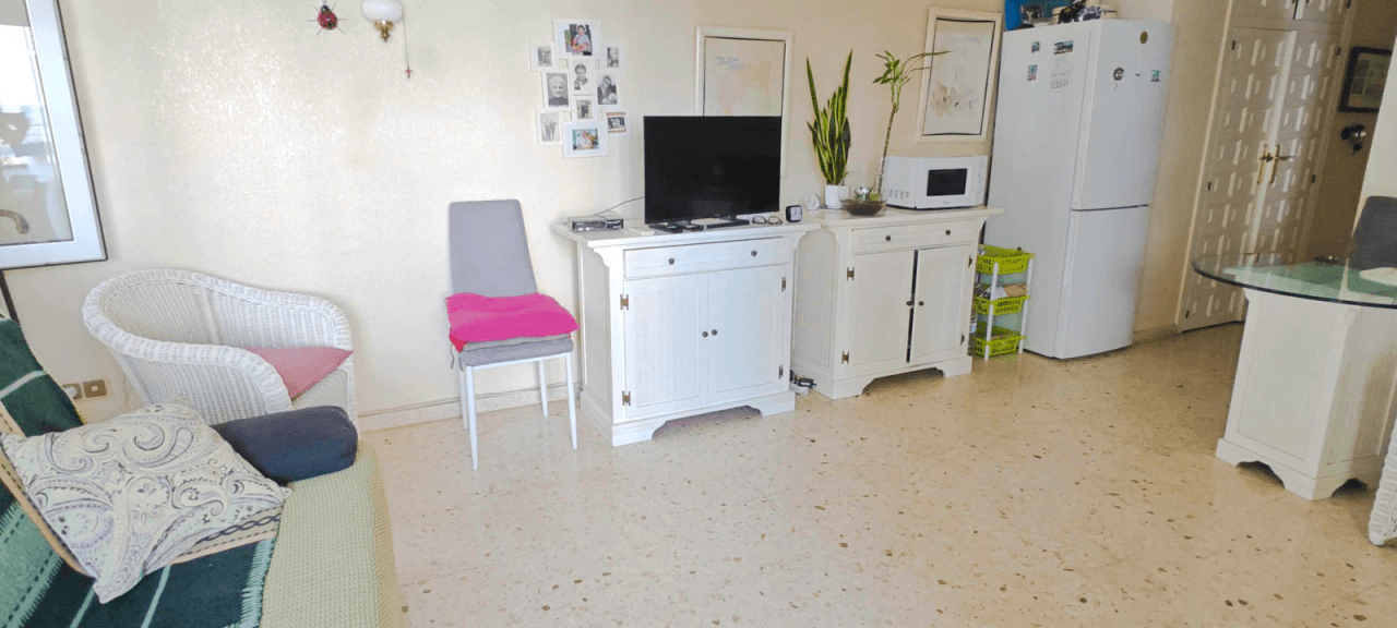 Bare ownership for sale in Dénia, 400 meters from the beach.