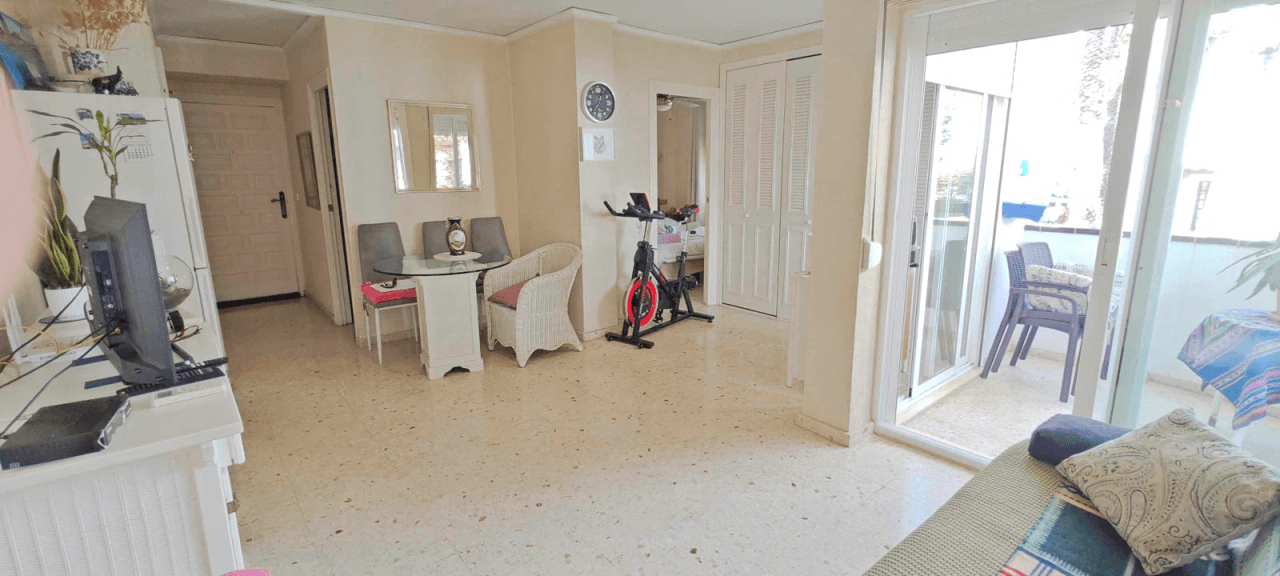 Bare ownership for sale in Dénia, 400 meters from the beach.