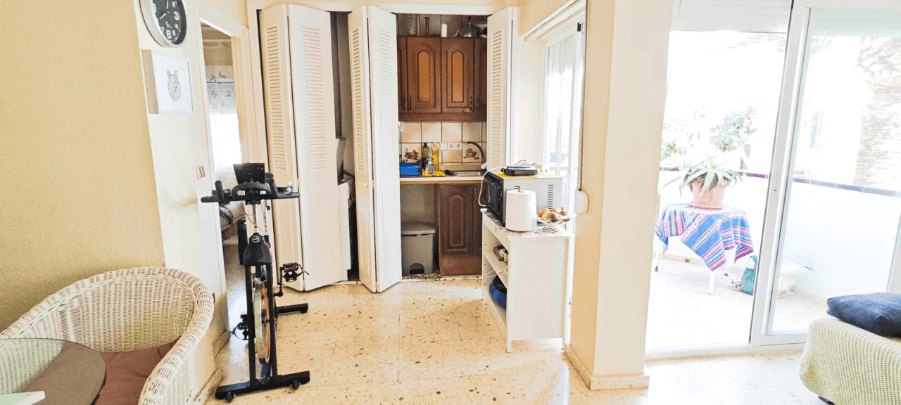 Bare ownership for sale in Dénia, 400 meters from the beach.
