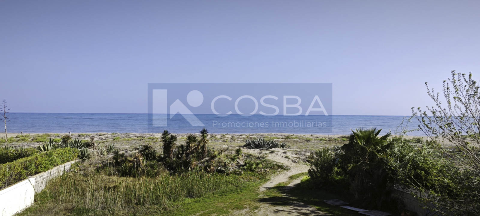 Oportunidad en primera línea con vistas frontales al mar junto a Dénia