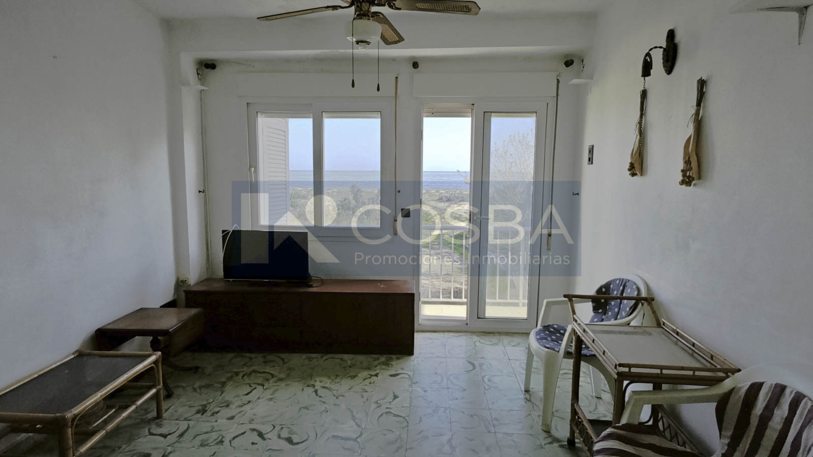 Oportunidad en primera línea con vistas frontales al mar junto a Dénia
