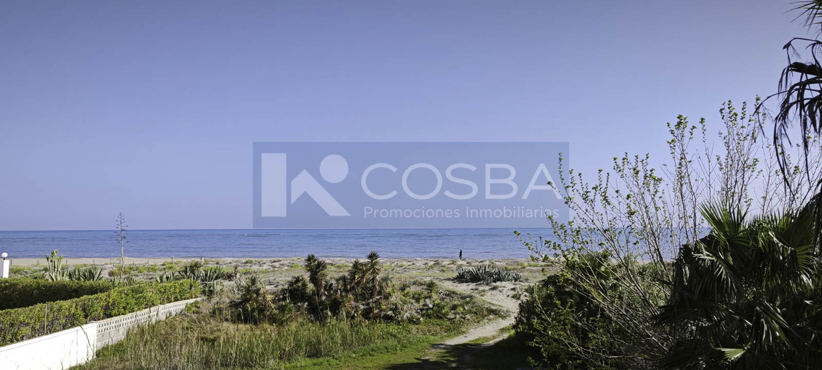 Oportunidad en primera línea con vistas frontales al mar junto a Dénia