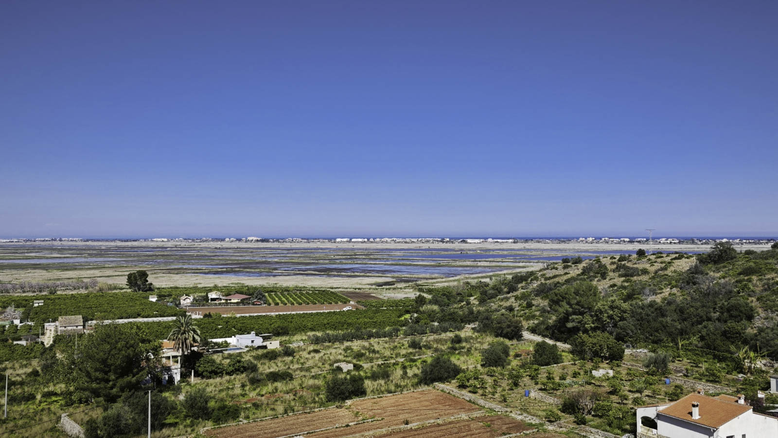 Adosado dúplex con vistas al mar y en perfecto estado en Monte Pego