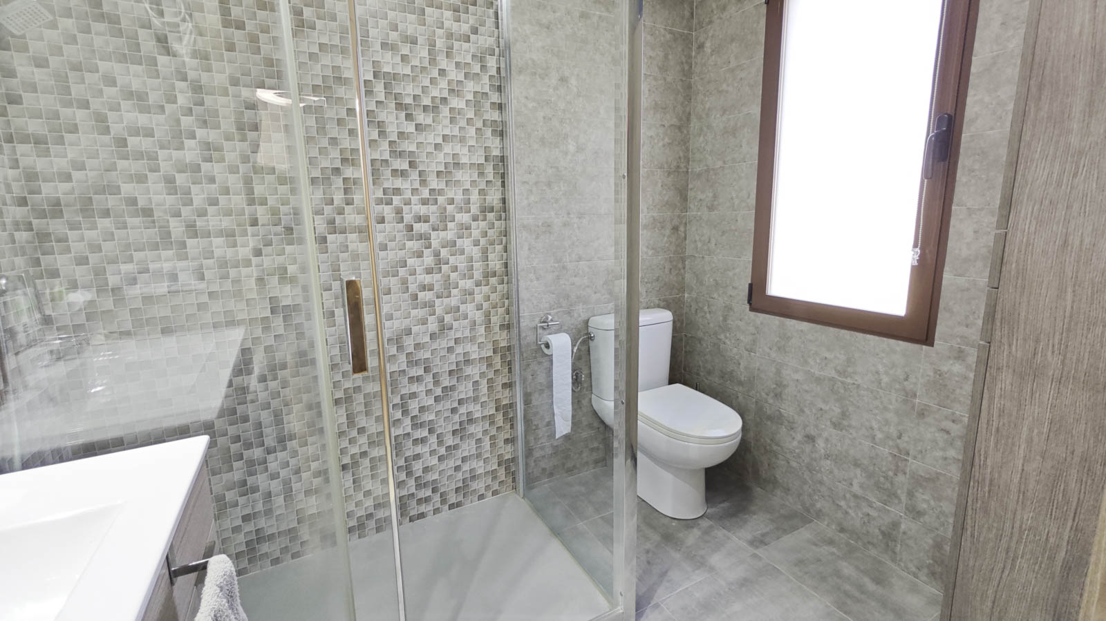 Three-bedroom townhouse, 52 m² terrace, and south-facing in Las Marinas.
