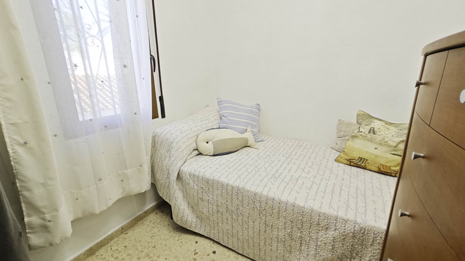 Three-bedroom townhouse, 52 m² terrace, and south-facing in Las Marinas.