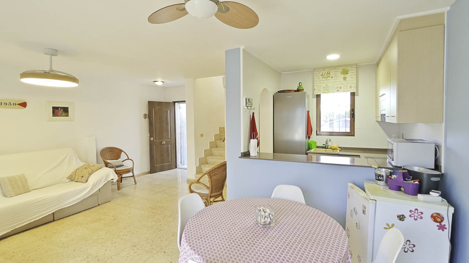 Three-bedroom townhouse, 52 m² terrace, and south-facing in Las Marinas.