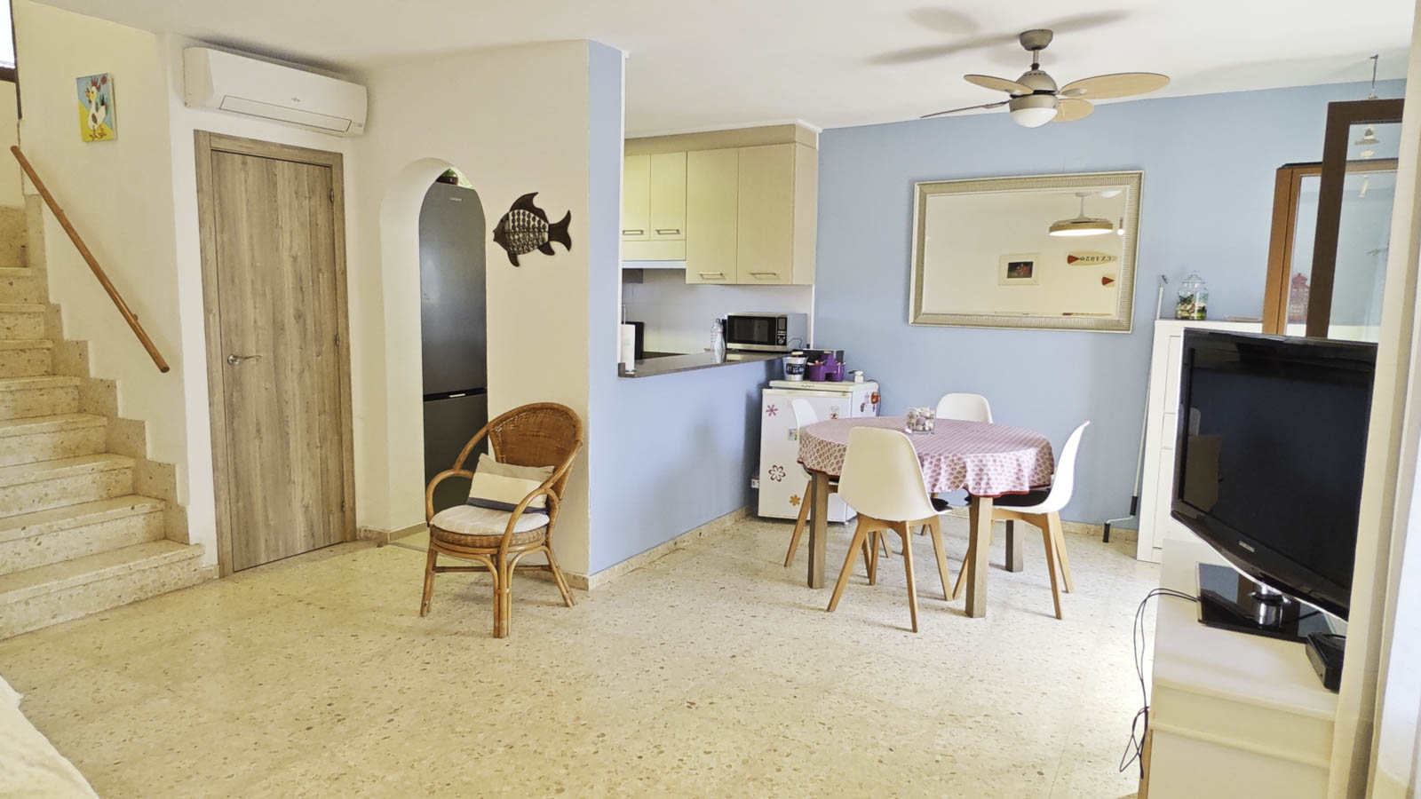 Three-bedroom townhouse, 52 m² terrace, and south-facing in Las Marinas.