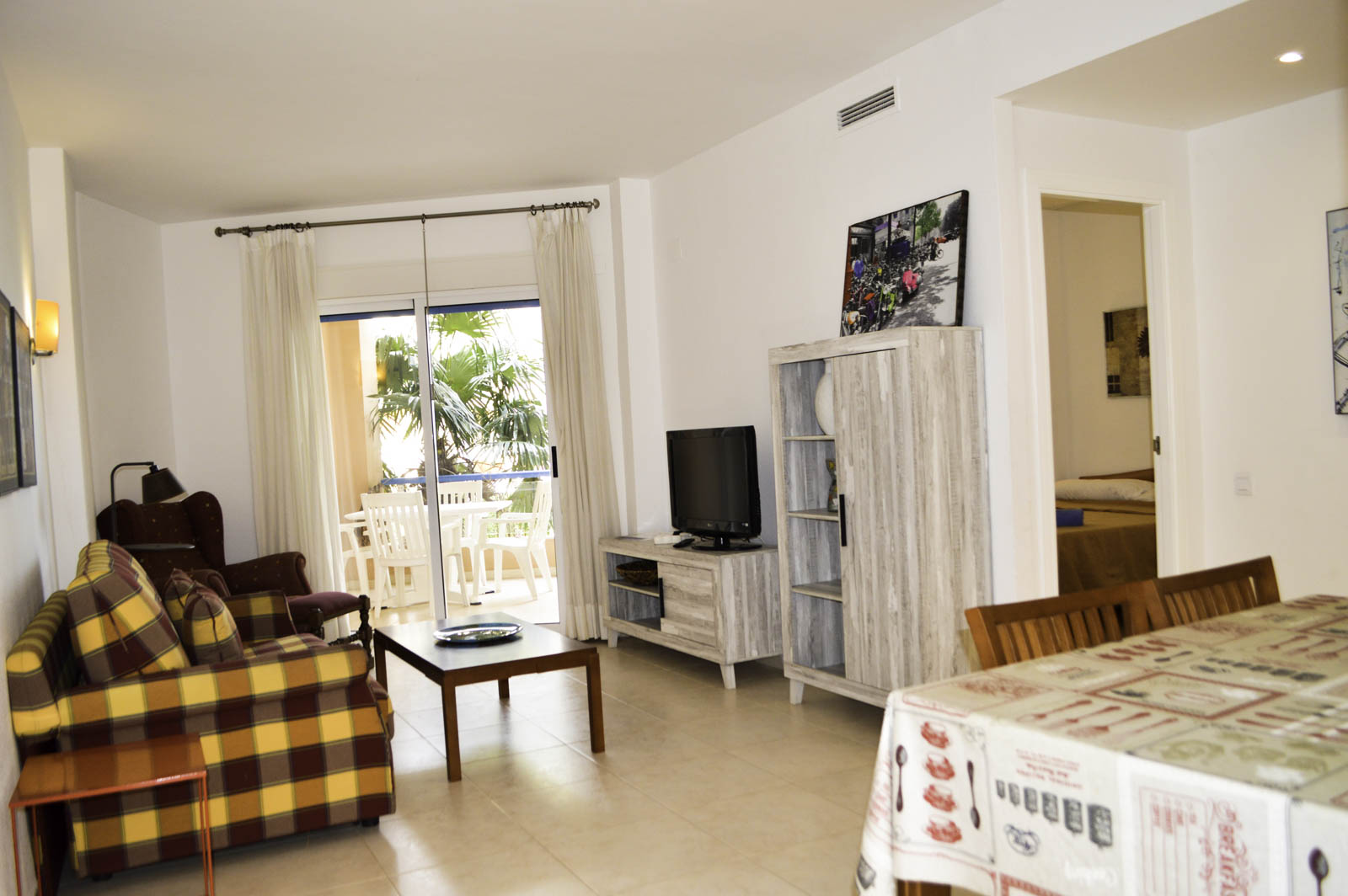 2-Zimmer-Apartment mit Meerblick und direktem Zugang zum Sandstrand
