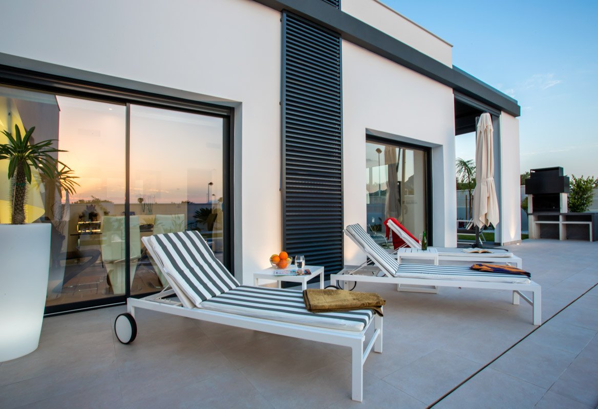 Neuebau Villa mit 3 Schlafzimmern modernen Baustiel mit pool
