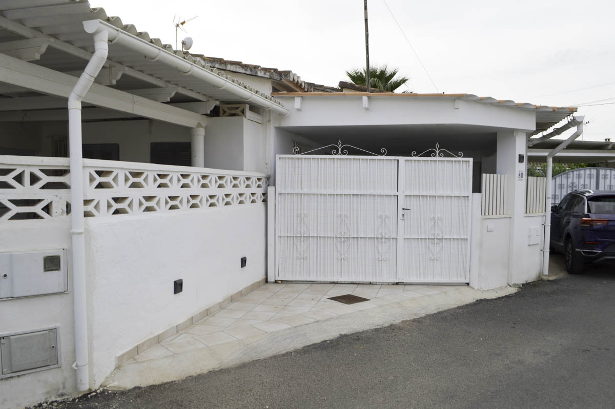 Maison de ville de 3 chambres avec patio privé à côté de la plage à vendre à Dénia